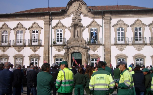 BRAGA: Trabalhadores da Agere teimam em receber cortes nos salários de 2011/12