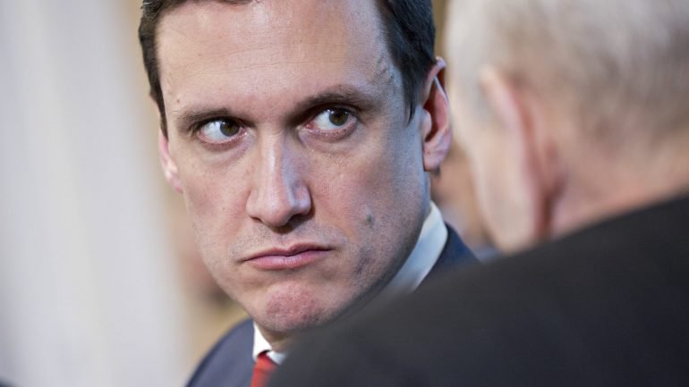 Conselheiro de segurança interna Tom Bossert demite-se da administração Trump