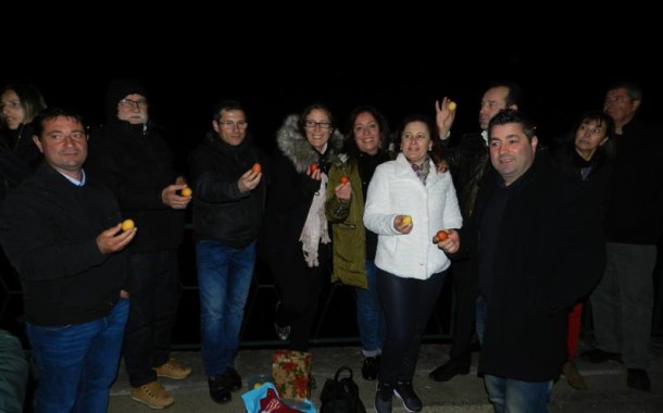 VILA DE PRADO: Noite de Páscoa tem “mais brilho” com tradição do ‘Ovo na Ponte’