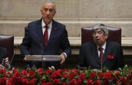 25 DE ABRIL: Marcelo alerta para “tentações perigosas de apelos populistas”