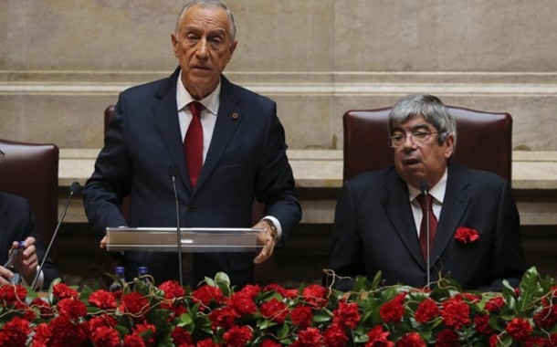 25 DE ABRIL: Marcelo alerta para “tentações perigosas de apelos populistas”