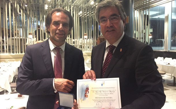 Autarcas monárquicos entregaram Medalha de Honra a Miguel Albuquerque, presidente da Madeira