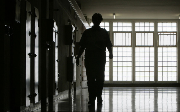 PSP detém guarda prisional suspeito de tráfico de droga na cadeia de Braga