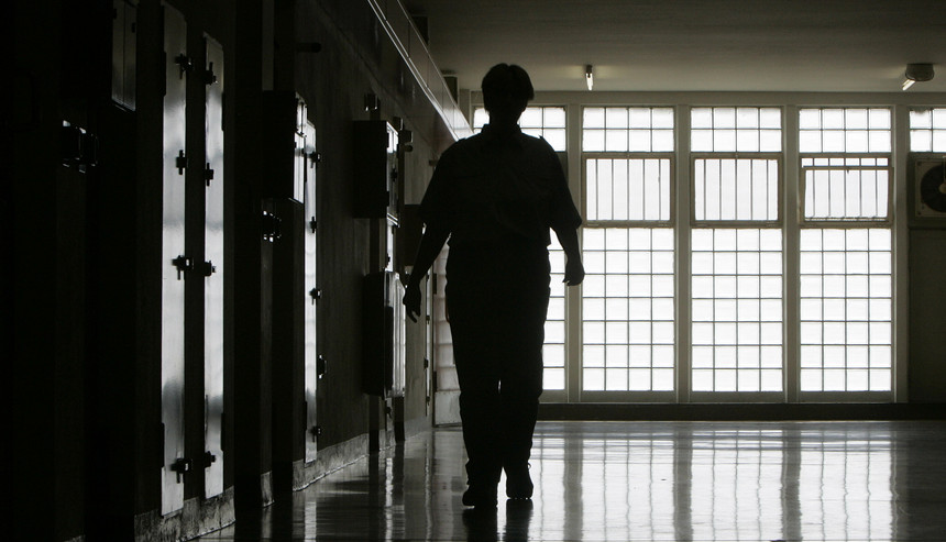PSP detém guarda prisional suspeito de tráfico de droga na cadeia de Braga