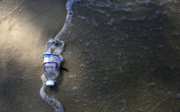 Investigadores criam polímero idêntico ao plástico e facilmente reciclável