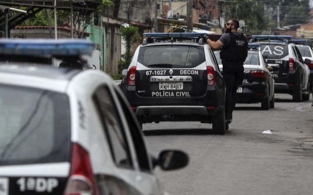 Quatro jovens executados a tiro numa cidade da região brasileira de São Paulo