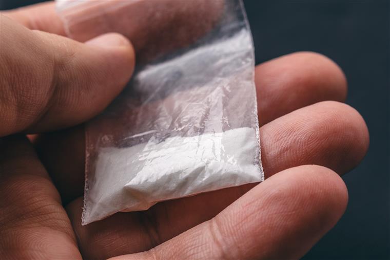 ‘Distribuidor’ de droga e outros cinco arguidos acusados em Guimarães