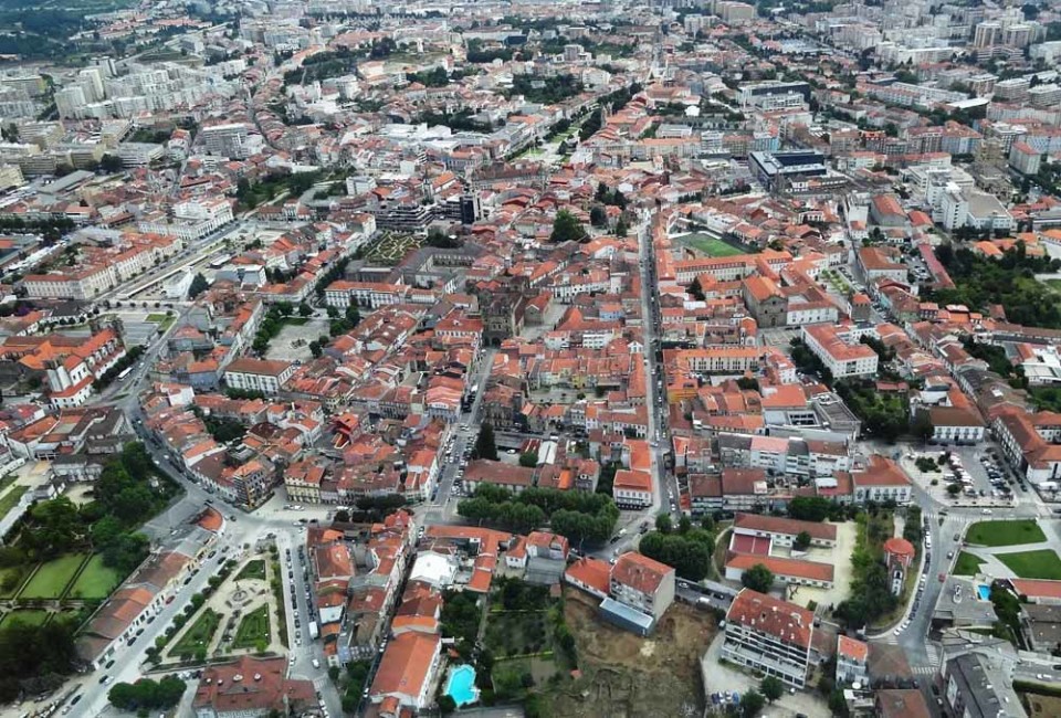Câmara de Braga dá 225 mil euros à Associação Comercial para dinamização do sector