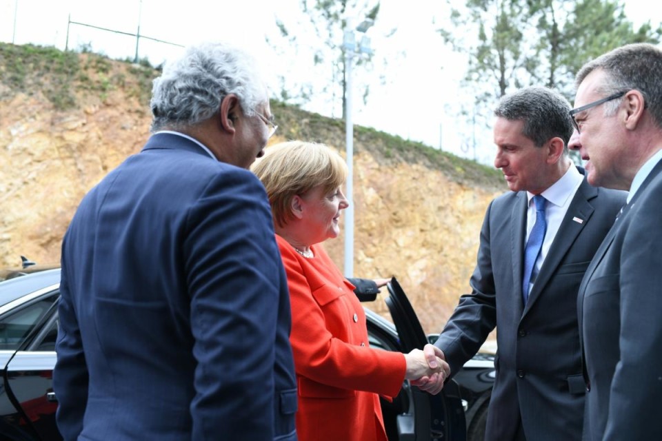 Merkel destaca em Braga “cooperação luso-alemã”, Costa destaca investimento alemão em Portugal