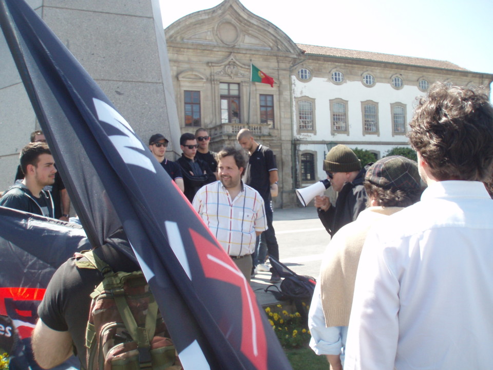 RECTIFICAÇÃO: ‘Extrema-direita manifesta-se em Braga em defesa da estátua de Gomes da Costa…”
