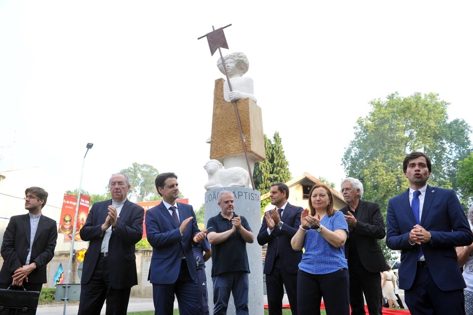 Ricardo Rio inaugura estátua de S. João da Ponte sem Marcelo