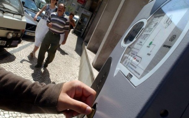 Câmara de Braga devolve dois meses de avenças de estacionamento