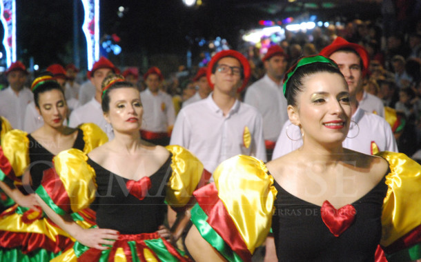 AMARES: Seis marchas com muito público a assistir em noite de Santo António