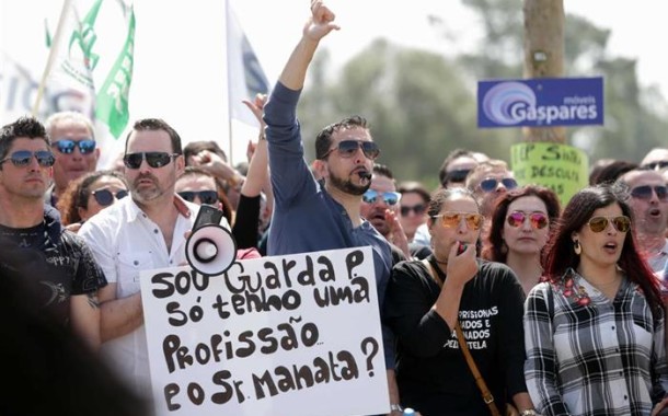 Forças de segurança e funcionários judiciais juntam-se a reivindicações de professores