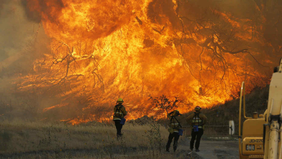 INCÊNDIOS: Bombeiros portugueses e espanhóis podem intervir em território vizinho até 25 quilómetros