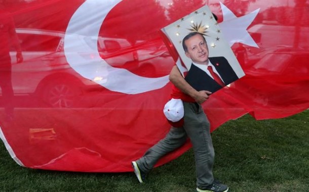 TURQUIA: Erdogan vence eleições e reforça poderes