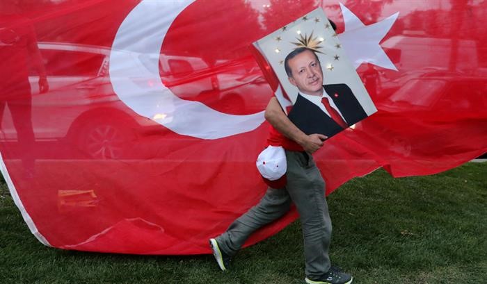 TURQUIA: Erdogan vence eleições e reforça poderes