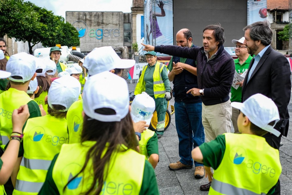 Acção de sensibilização ambiental juntou crianças, Quinta Pedagógica de Braga e Agere