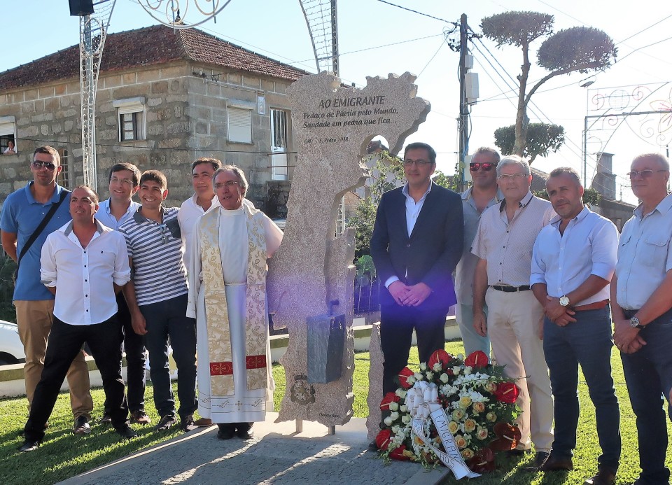 ESPOSENDE: Belinho ergueu monumento de homenagem ao emigrante