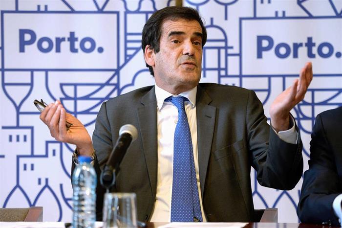 Câmara do Porto aprova desvinculação de decisões da Associação de Municípios