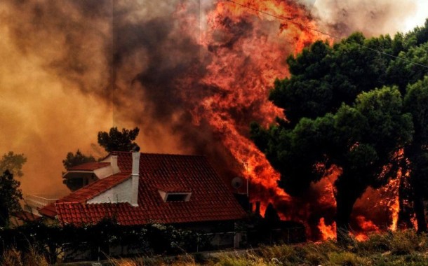 Grécia: Tsipras assume responsabilidade política pela tragédia dos incêndios