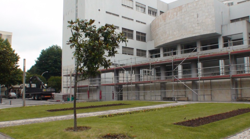 Tribunal de Braga entrou em obras mas PCP diz que faltam 40 oficiais de justiça na comarca