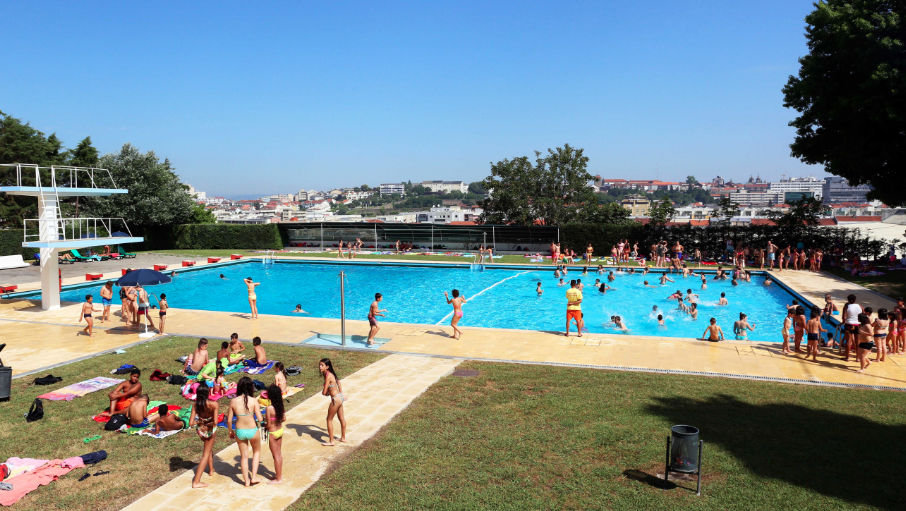 Câmara de Braga assinala domingo Dia Internacional da Juventude com entrada livre nas piscinas