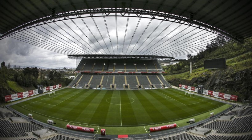 Câmara de Braga condenada a pagar 4 milhões por obras no Estádio; Rio diz que está ‘amarrado’ à gestão PS