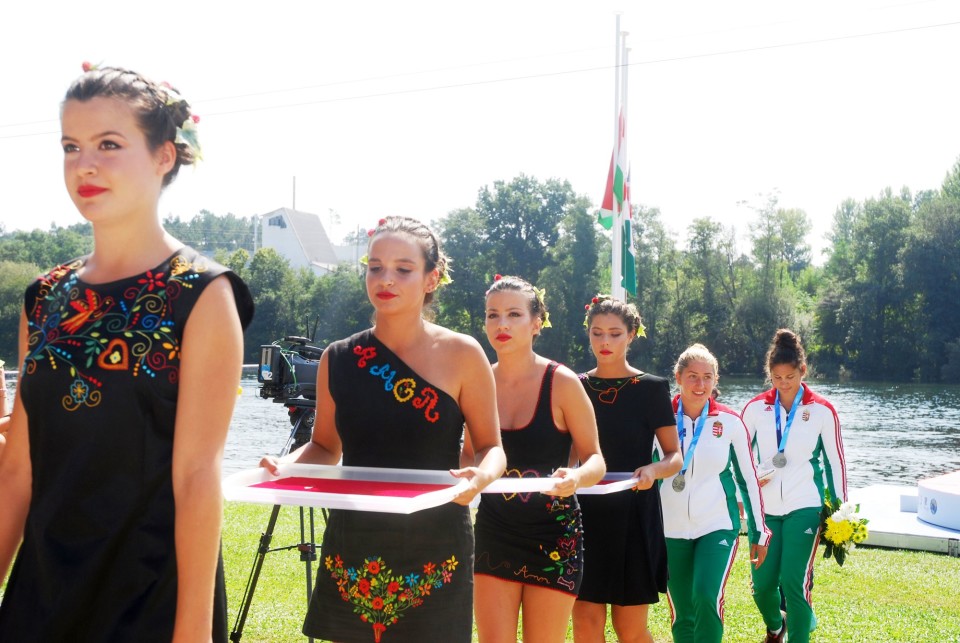 Lenços de Amor sobem ao pódio do Mundial de Maratona em Canoagem