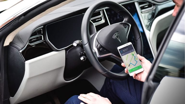 Depois da Uber, a Taxify chega a Braga