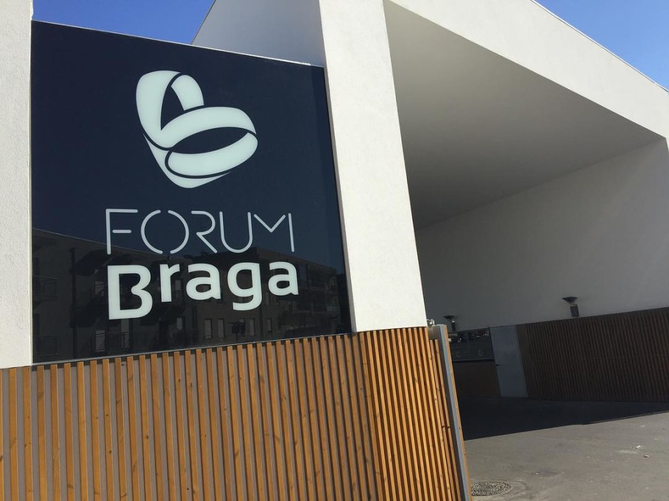 Oposição critica aumento de 1,5 milhões na obra do Parque de Exposições de Braga; Rio diz que projecto melhorou