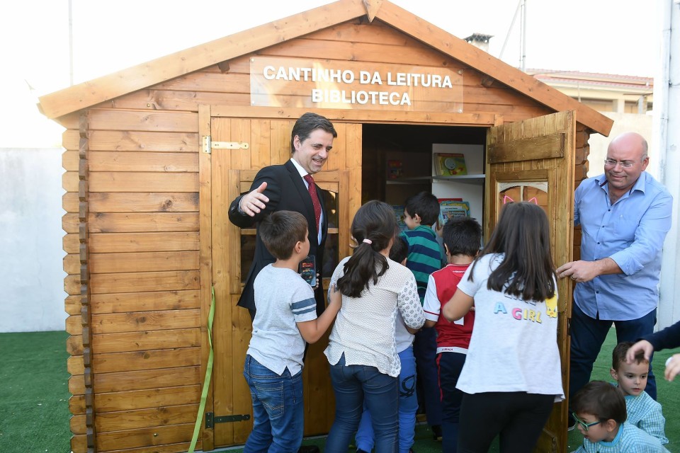 Ricardo Rio inaugura ‘Cantinho da Leitura’ em Arcos