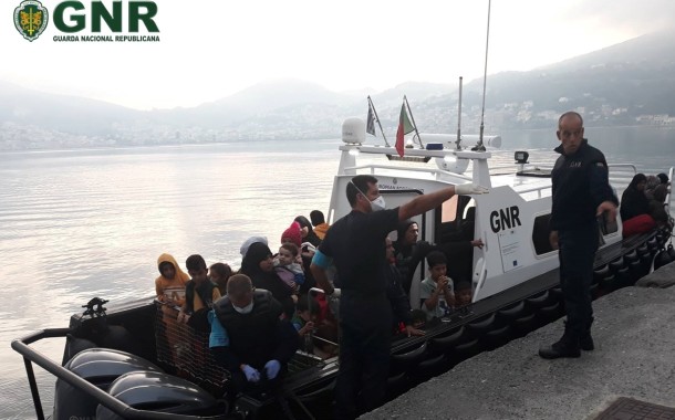 GNR auxiliou mais de 2500 migrantes este ano no âmbito da FRONTEX