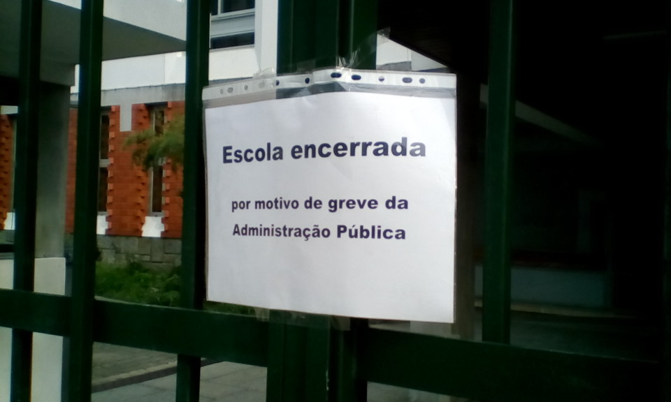 Greve da Função Pública fecha escola de Braga e afecta serviços municipais