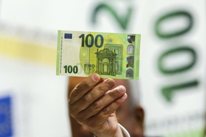 Novas notas de 100 e 200 euros entram em circulação a partir de Maio