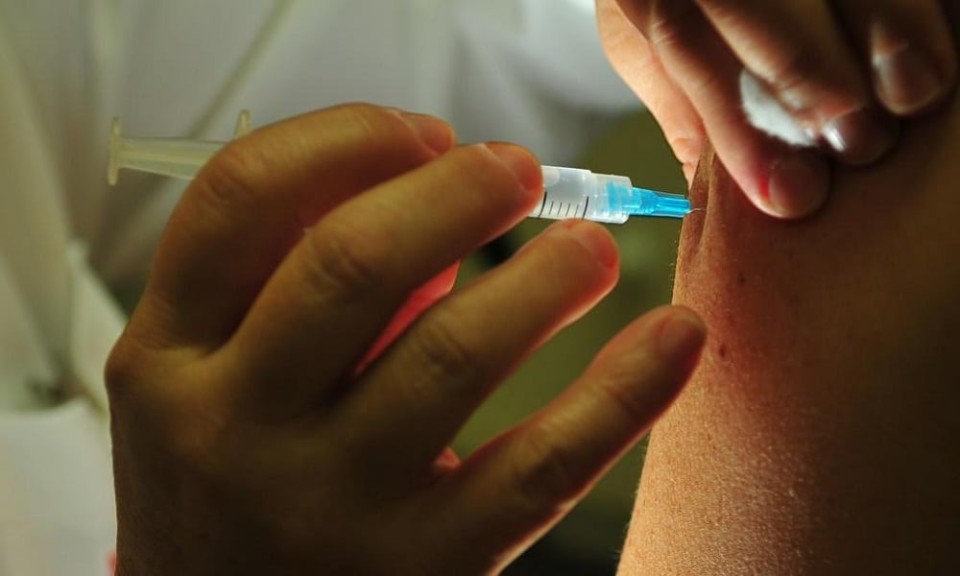 Vacina contra a gripe começa a ser ministrada esta quinta-feira