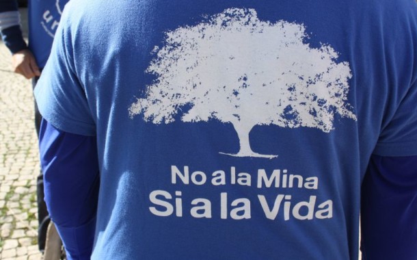 Mais de duas mil pessoas protestam contra mina de urânio próxima de Portugal