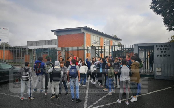 Alunos da EB de Vila de Prado protestam contra “sobrecarga” horária