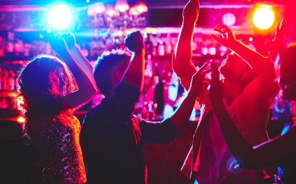 Casal de 30 anos esfaqueado por mulher junto a discoteca em Fafe