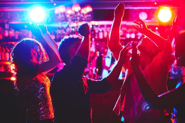 Casal de 30 anos esfaqueado por mulher junto a discoteca em Fafe