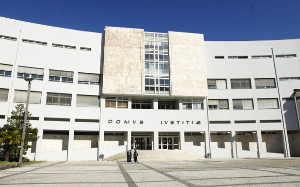 Cinco homens condenados em Braga por burlarem idosa do Porto