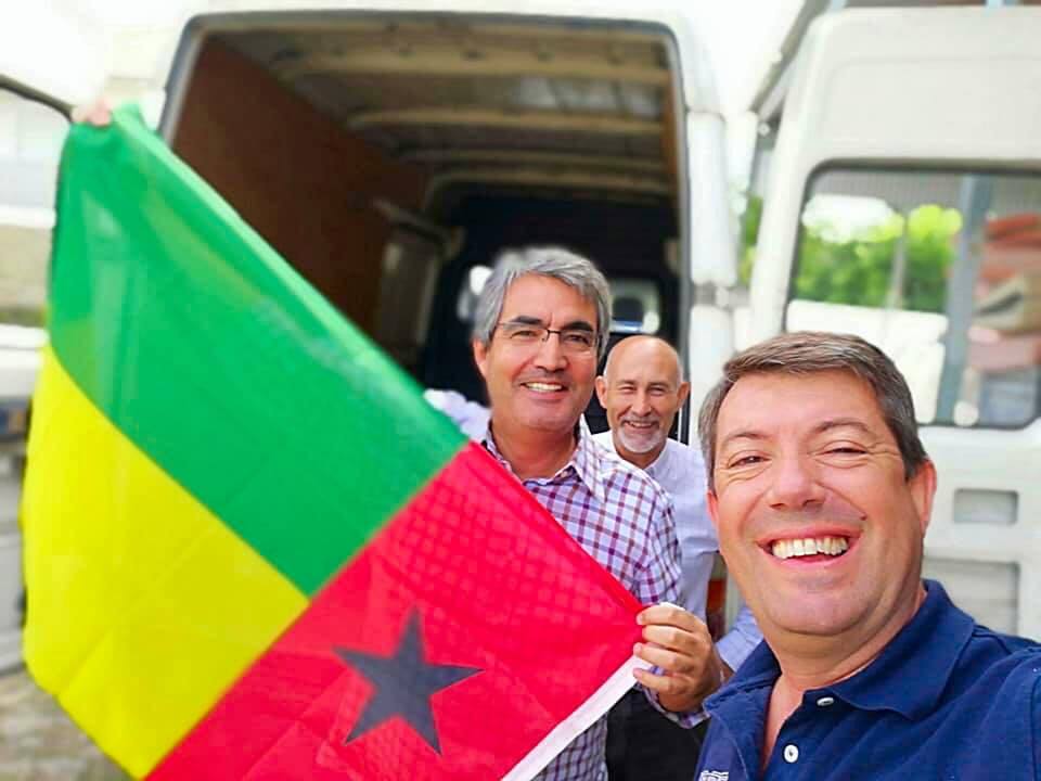 Associação minhota vai por terra até Bissau para equipar uma sala de aula
