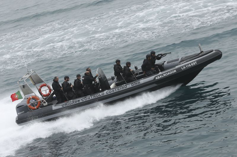 GNR detecta 44 migrantes após terem passado Mar Egeu