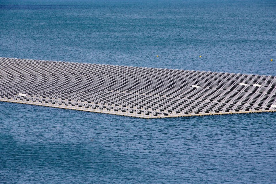DST Group constrói primeira central fotovoltaica em estrutura flutuante em Portugal