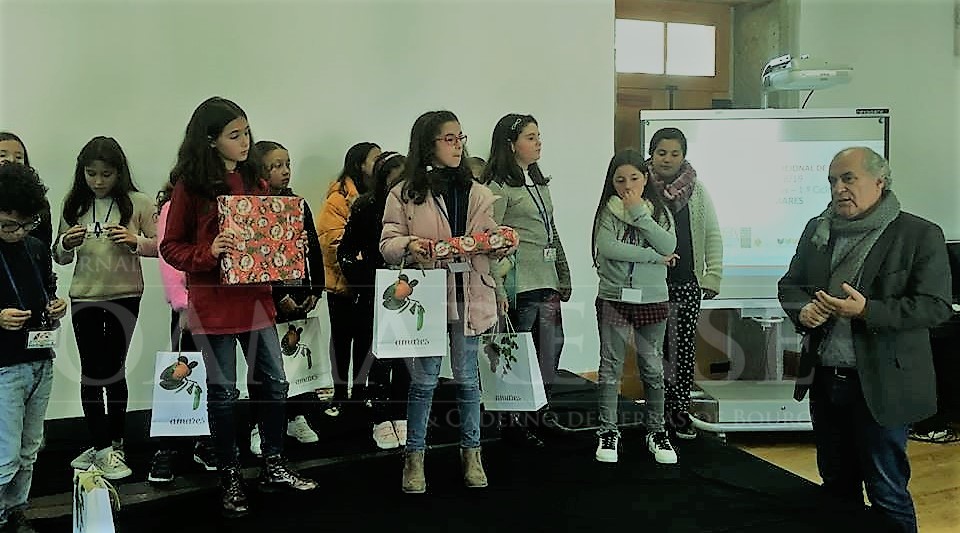 Projecto ‘ParAmares a Leitura’ incentiva alunos a lerem em formato papel e digital