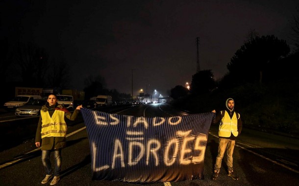 Braga - ‘Coletes Amarelos’ na Câmara para pedir “explicações” a Ricardo Rio que nega ter autorizado a ‘manif’