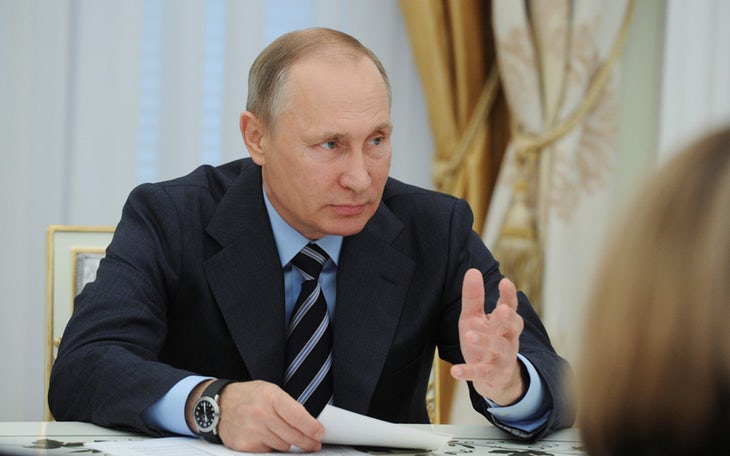 Rússia constrói muro para separar Ucrânia da península da Crimeia