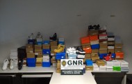 Mais de uma centena de pares de sapatilhas contrafeitas apreendidas na feira de Amares