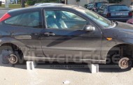 Carro ficou sem as quatro rodas em Braga