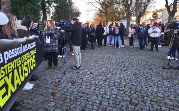 “Exaustão” leva assistentes operacionais a fechar Escola Secundária’ de Braga